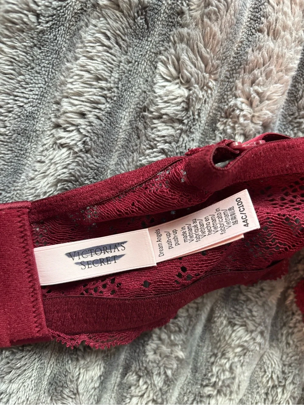 Victoria Secrete Dream Angels Push Up Bra Deep Red with lace band 44C
